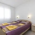 Lavanda Apartament Pirovac