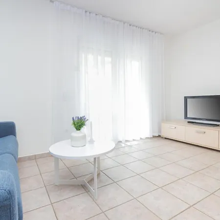 Lavanda Apartament Pirovac