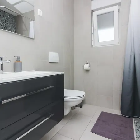 Lavanda Apartament Pirovac